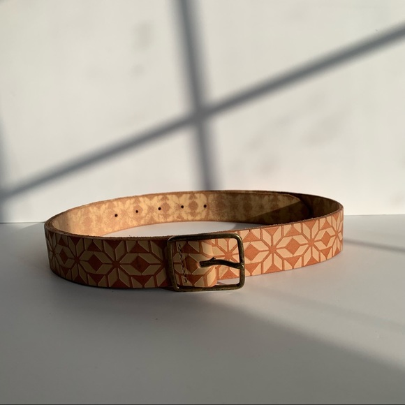 Lucky Brand Embossed leather belt - Picture 2 of 8
